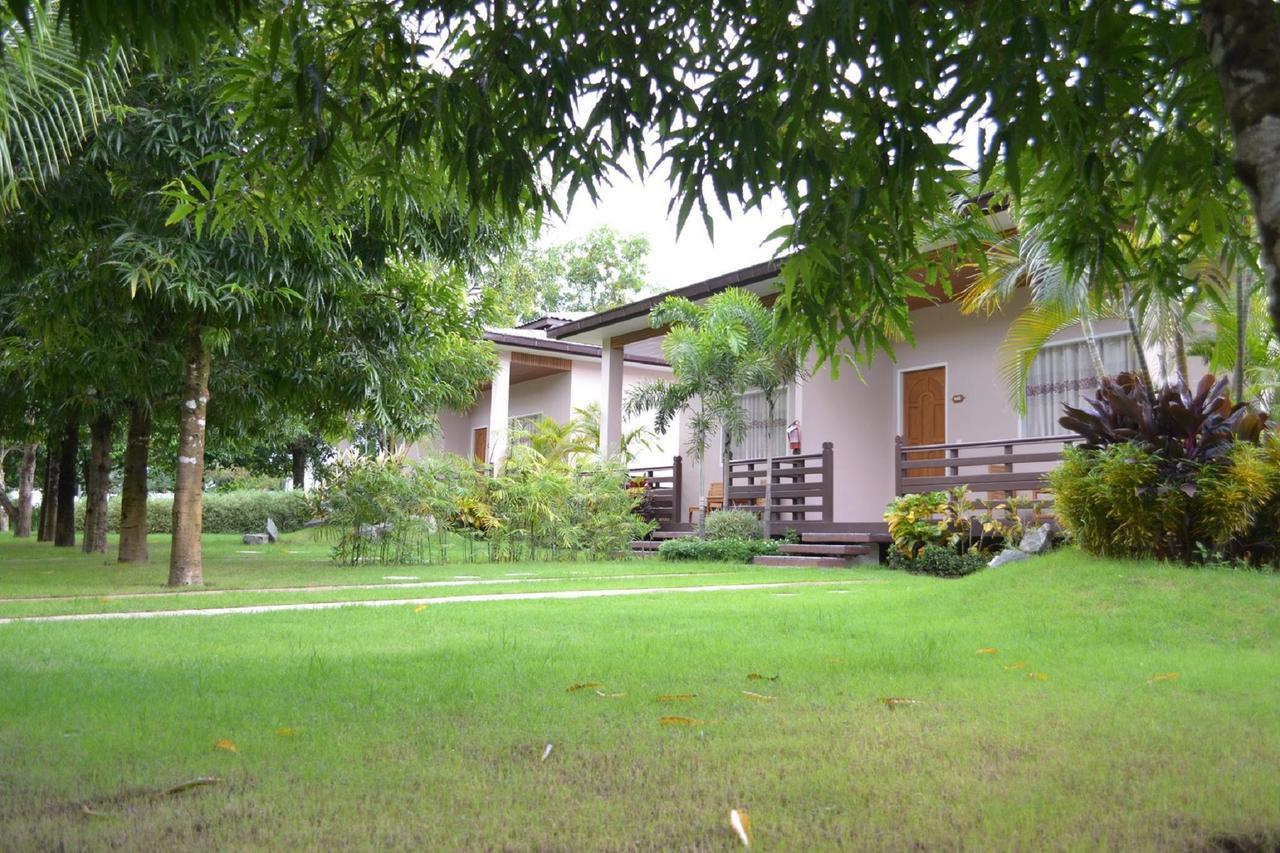 Famous Hotel Bago Exterior photo